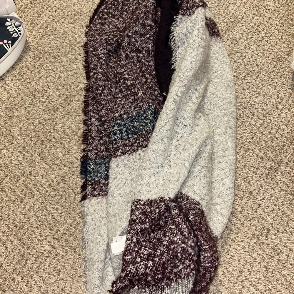 Faded Glory Women's Color-Block Blanket Scarf